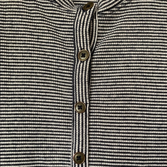 Hollister Fitted Striped Tee - Picture 3 of 5